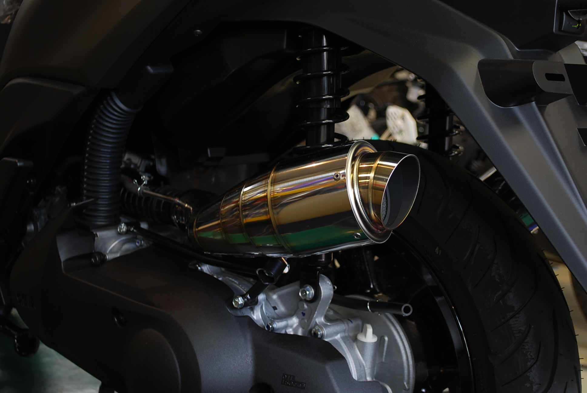 トリシティ　バーハン　ADIO カスタム 014